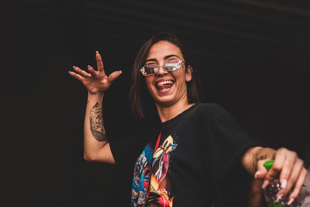 Brazilian woman confidently speaking and gesturing during a communication workshop